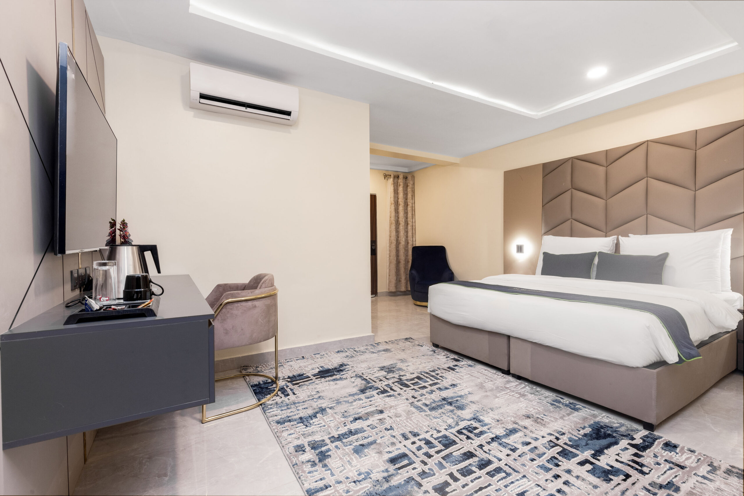 Deluxe Room - STP Apartments Durumi by Grand Bezer Nigeria Limited (2)